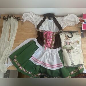 Beer maiden beirgarden costume octoberfest Oktoberfest